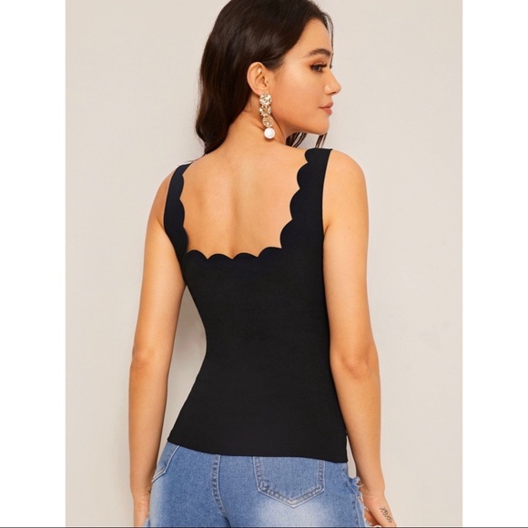 ❗️LAST CHANCE❗️NWOT Scallop Trimmed Top - Picture 2 of 6